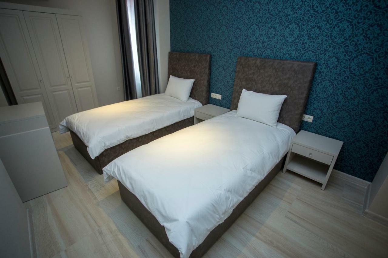 Downtown Hotel Batumi Exterior foto