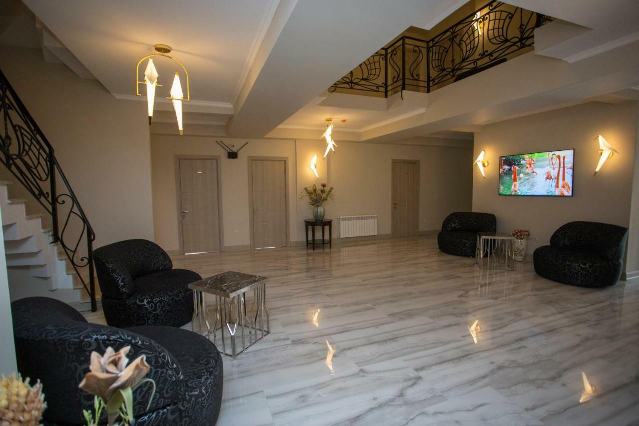 Downtown Hotel Batumi Exterior foto