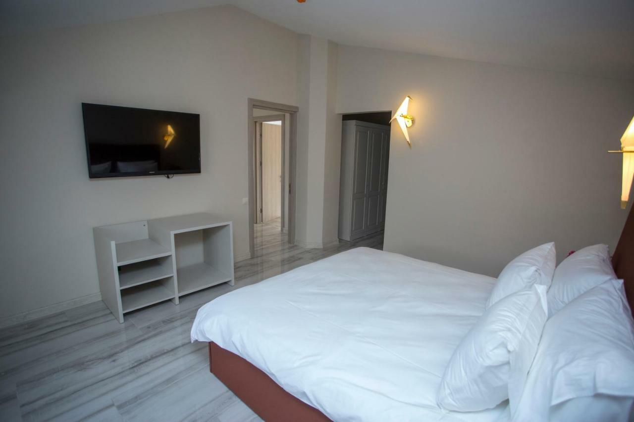 Downtown Hotel Batumi Exterior foto