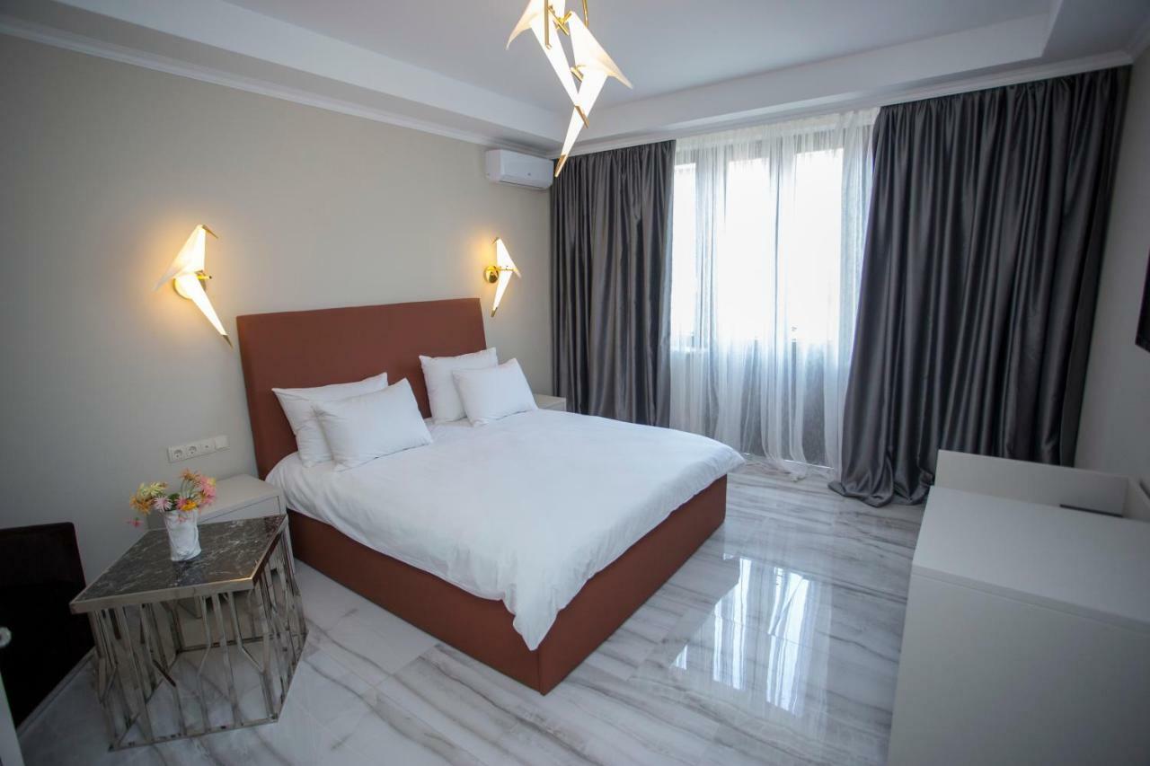 Downtown Hotel Batumi Exterior foto