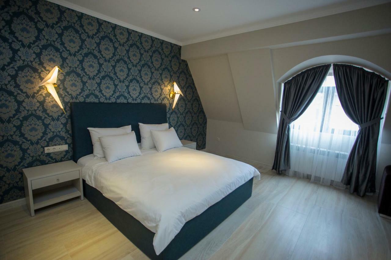 Downtown Hotel Batumi Exterior foto